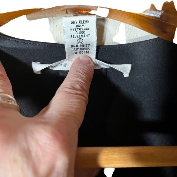 Diane von Furstenberg Dress Black Square /Scoop Neckline Short Sleeve Fitted - Picture 10 of 11